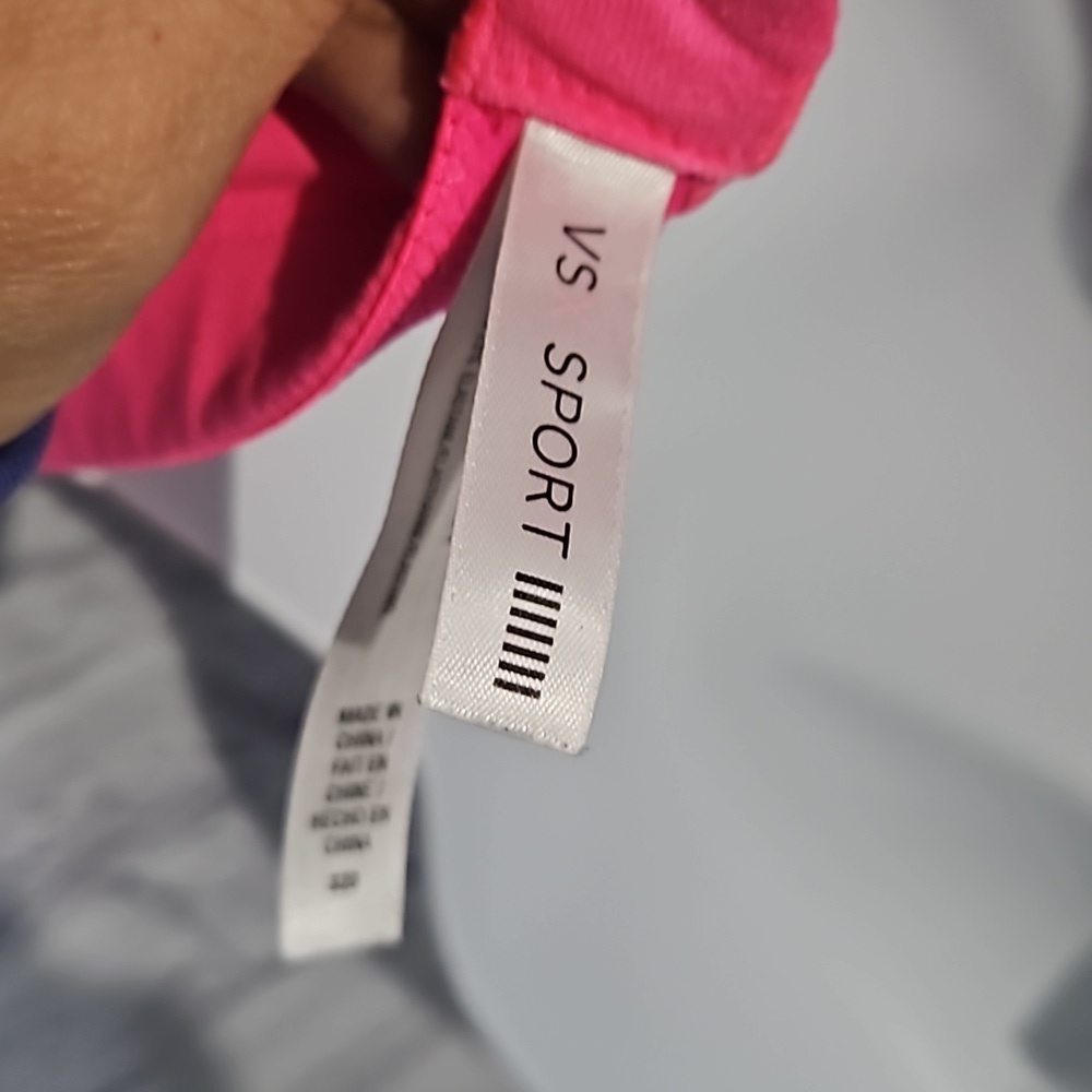 Victoria's Secret Sport hot pink sports bra - Picture 6 of 6